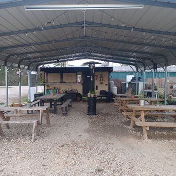 Weaver's BBQ - Trailer and seating area - Barbeque Near Me - Dayton, Texas Weaver's BBQ - Trailer and seating area - Barbeque Near Me - Dayton, Texas