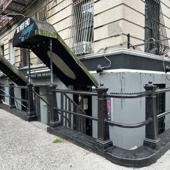West End Laundromat - Main entrance located on the corner of 107 Street and West End Avenue. Across from Strauss Park - Laundromat Near Me - New York, New York West End Laundromat - Main entrance located on the corner of 107 Street and West End Avenue. Across from Strauss Park - Laundromat Near Me - New York, New York
