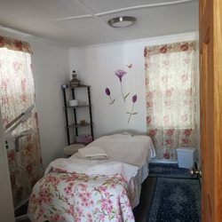 Tea Tree Day Spa - Facial and skin care room