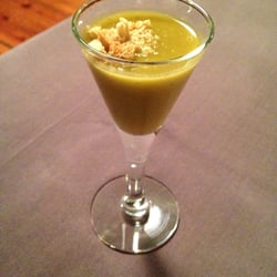 La Caleta - Aperitivo de cortesía: crema de verduras con picatostes