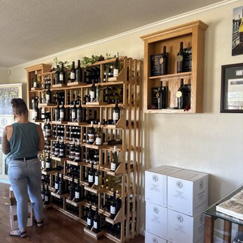 Peirano Estate Vineyards - Wineries Near Me - Acampo, California Peirano Estate Vineyards - Wineries Near Me - Acampo, California