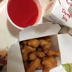 Zhen Choo Chinese Restaurant - Sweet and sour chicken (those are nuggets of deliciousness right there!)