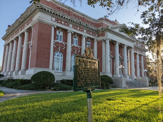 DeSoto County Courthouse