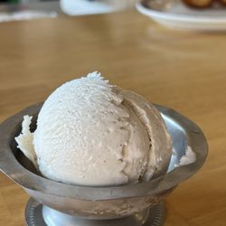 Smash Bros Bistro - Vanilla ice cream - one scoop