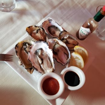 Duc's Bistro - Oysters mignonette - French Near Me - Honolulu, Hawaii Duc's Bistro - Oysters mignonette - French Near Me - Honolulu, Hawaii
