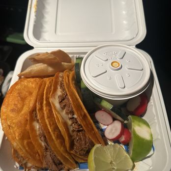 Tacos La Costenita - Quesabirria tacos - Food Trucks Near Me - Oxnard, California