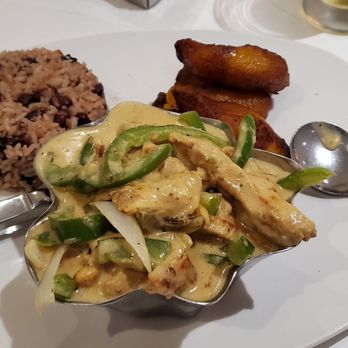 Madrono Restaurant - Fajitas de Pollo en Salsa Jalapeña with Gallo pinto. - Latin American Near Me - Miami, Florida Madrono Restaurant - Fajitas de Pollo en Salsa Jalapeña with Gallo pinto. - Latin American Near Me - Miami, Florida