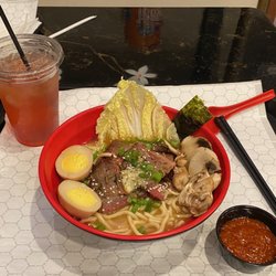 Cafe Rewind - Moonbeam ramen + dragonfruit rose iced green tea