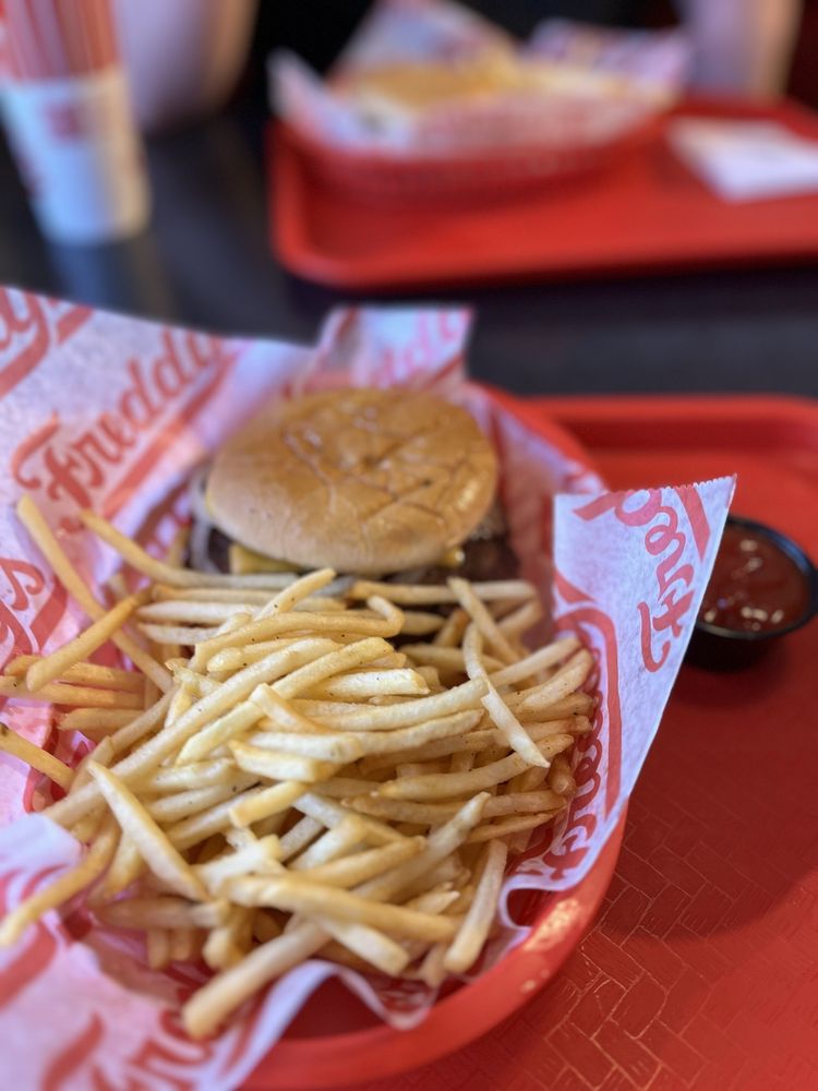 Freddy's Frozen Custard & Steakburgers Logo
