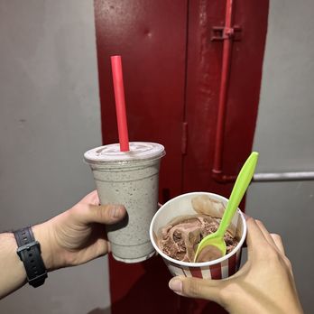 Wall's Old Fashioned Ice Cream - 1. Cookies and Cream milkshake & 2. Kids cup chocolate ice cream - Ice Cream & Frozen Yogurt Near Me - Miami, Florida Wall's Old Fashioned Ice Cream - 1. Cookies and Cream milkshake & 2. Kids cup chocolate ice cream - Ice Cream & Frozen Yogurt Near Me - Miami, Florida
