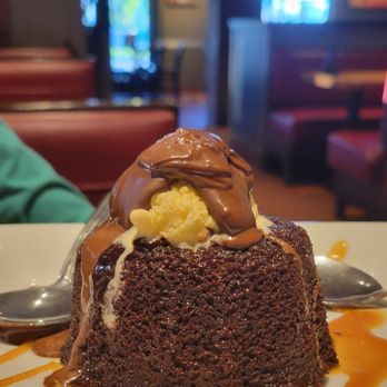 Chili's - Mini molten cake - Bars Near Me - Roseville, Minnesota