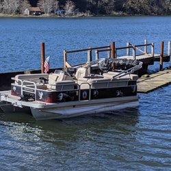 Siltcoos Station Retreats - Pontoon Boat Rental available!