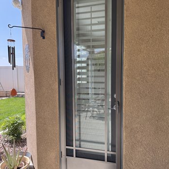 Banning Glass Mirror & Screen - Installed screen door - Windows Installation Near Me - Banning, California Banning Glass Mirror & Screen - Installed screen door - Windows Installation Near Me - Banning, California