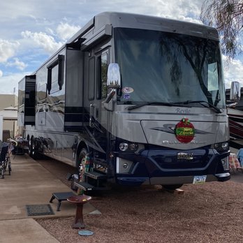 Ridin' Shiny - Ridin Shiny did a great job washing and waxing our coach. - Auto Detailing Near Me