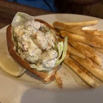 Bob Chinn's Crab House - Lobster Roll Sandwich - Seafood Near Me - Wheeling, Illinois Bob Chinn's Crab House - Lobster Roll Sandwich - Seafood Near Me - Wheeling, Illinois