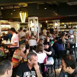 Bar Astor - Very busy on the weekend