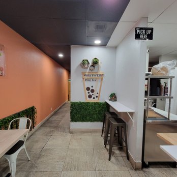 Ding Tea Escondido - Inside - Bubble Tea Near Me - Escondido, California