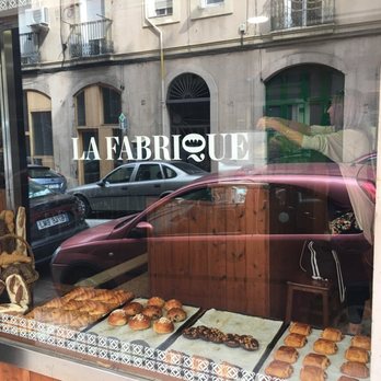 La Fabrique - Front window - Hours are 7:00-20:00 Monday-Friday and 7:00-15:00 Saturday 8:00-15:00 Sunday and holidays - Bakeries Near Me - Barcelona, B