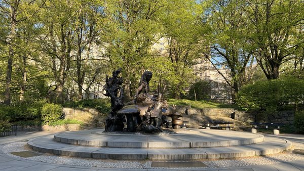 Alice in Wonderland by null