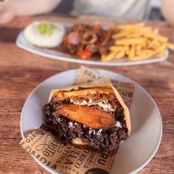 Sofrito Latin Cafe - Arepa Pabelln