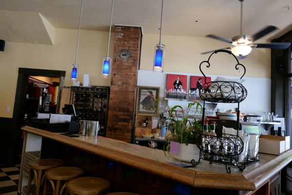 Le Petit Triangle Cafe by null