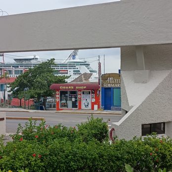 Scuba Shack - The shop is that close to the cruise port. - Scuba Diving Near Me - Cozumel, ROO Scuba Shack - The shop is that close to the cruise port. - Scuba Diving Near Me - Cozumel, ROO