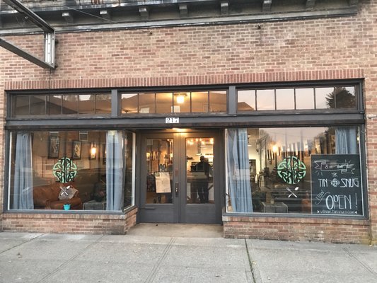 The Tin Snug by null