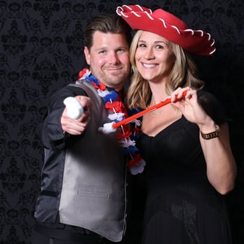 Timothy & Amanda Capp Photographers in Love - Photo Booth! - Session Photography Near Me Timothy & Amanda Capp Photographers in Love - Photo Booth! - Session Photography Near Me