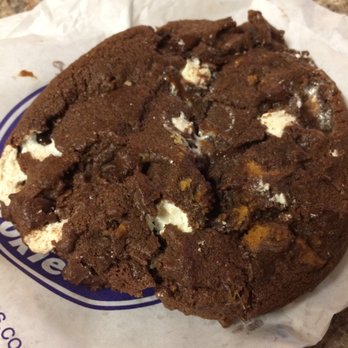 Insomnia Cookies - Deluxe S'mores - Desserts Near Me - Rochester, New York Insomnia Cookies - Deluxe S'mores - Desserts Near Me - Rochester, New York