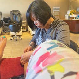 SUSAN-the ABSOLUTE BEST WITH PEDICURES!! My GURL! SUSAN-the ABSOLUTE BEST WITH PEDICURES!! My GURL!