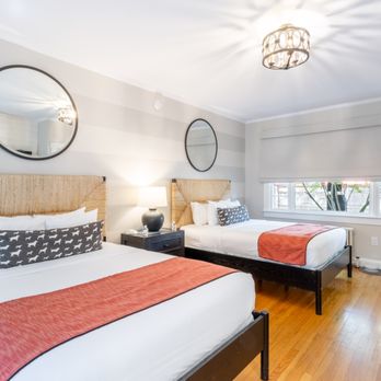 Paws on Pelham - Room 4 - Hotels Near Me - Newport, Rhode Island Paws on Pelham - Room 4 - Hotels Near Me - Newport, Rhode Island