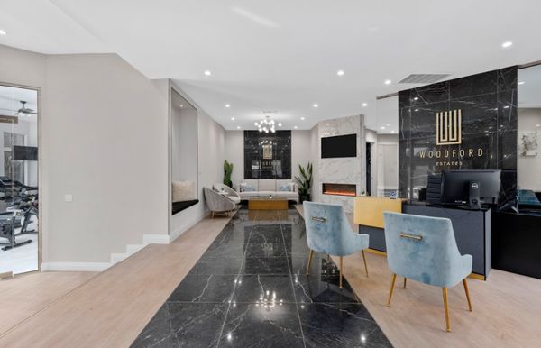 Woodford Apartments by null