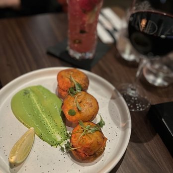 India Rosa - Griffintown - a plate of food and a glass of wine - Indian Near Me - Montreal, Quebec India Rosa - Griffintown - a plate of food and a glass of wine - Indian Near Me - Montreal, Quebec