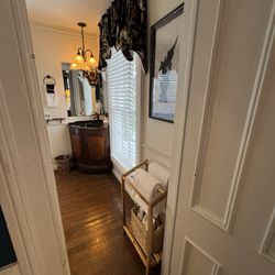 The Aerie - Magnolia Room bathroom