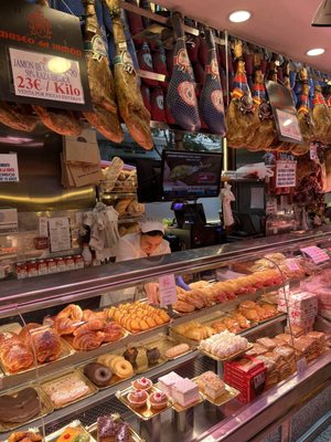 Museo del Jamón by null