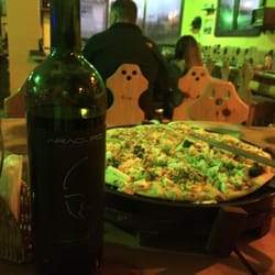 Pizza Retrô - Pizza metade abobrinha, metade vegetariana . Massa leve e muito recheio, 52 reais .  !