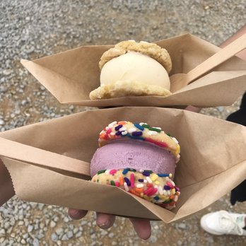 Rookie's - Food Trucks Near Me - Forest, Virginia