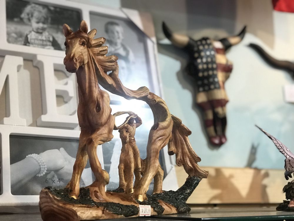 SIGNATURE SOUVENIRS Updated September 2024 10 Photos 2029 Strand St, Galveston, Texas