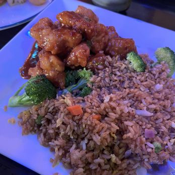 Yummy Asian cuisine - Fried rice, General Tso chicken and chicken fingers - Asian Fusion Near Me - Palmer, Massachusetts