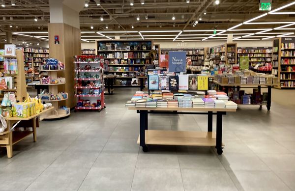 Barnes & Noble by null