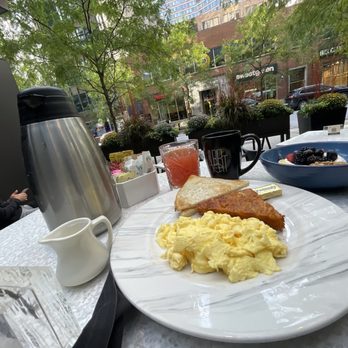 Hotel EMC2, Autograph Collection - Breakfast from hotel restaurant - Hotels Near Me - Chicago, Illinois