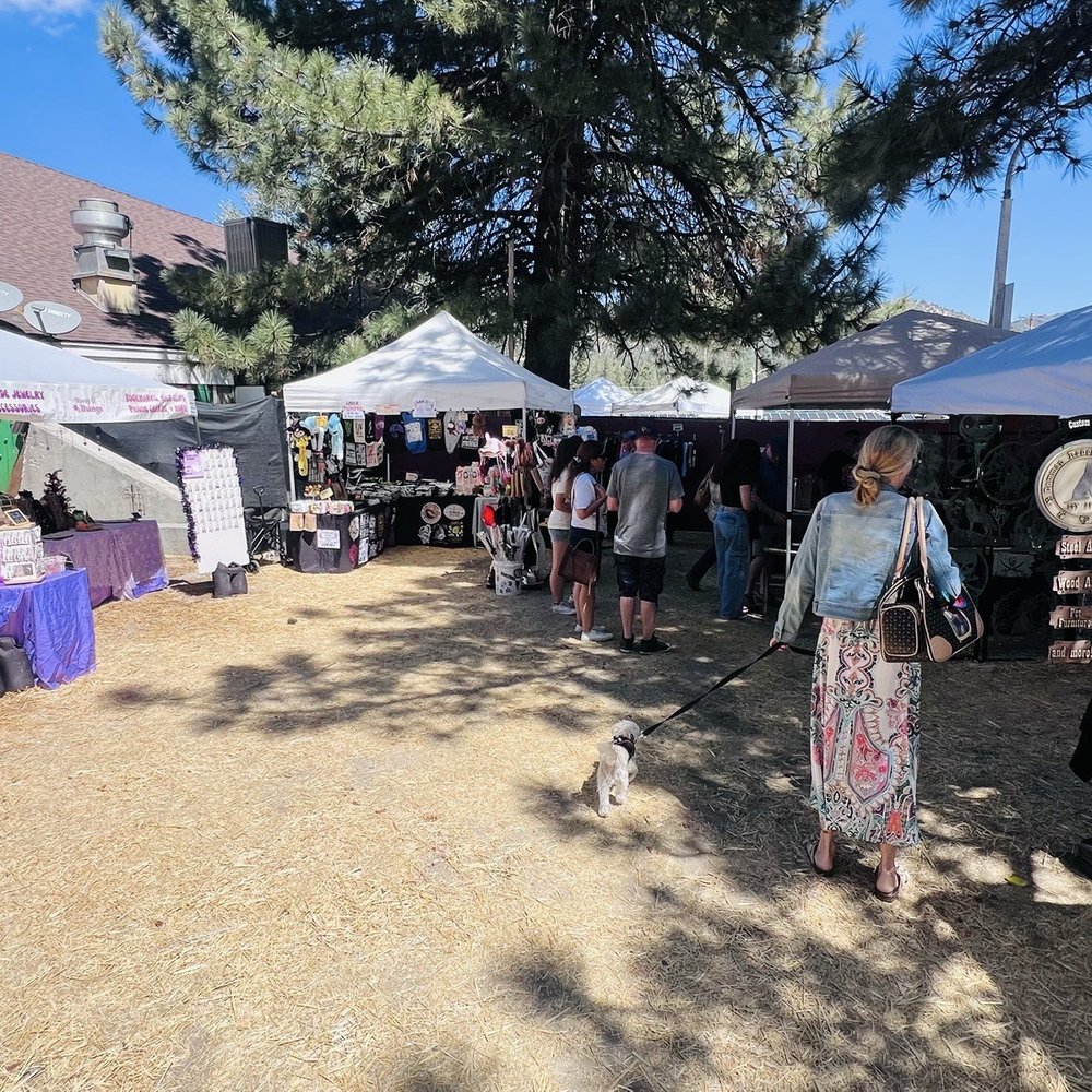 The Big Bear Fun Run - Some of these stalls, sailing knickknacks and souvenirs - Festivals Near Me - Big Bear Lake, California The Big Bear Fun Run - Some of these stalls, sailing knickknacks and souvenirs - Festivals Near Me - Big Bear Lake, California