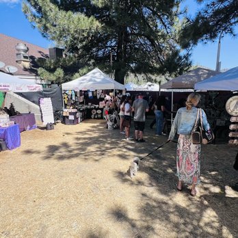 The Big Bear Fun Run - Some of these stalls, sailing knickknacks and souvenirs - Festivals Near Me - Big Bear Lake, California The Big Bear Fun Run - Some of these stalls, sailing knickknacks and souvenirs - Festivals Near Me - Big Bear Lake, California