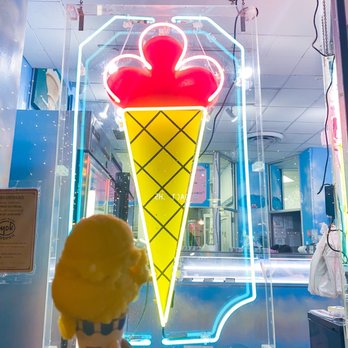 The Frieze - One 1 Scoop of Ice Cream (Passion Fruit) - Ice Cream & Frozen Yogurt Near Me - Miami Beach, Florida
