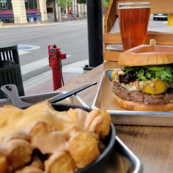 Sid's Garage - Crispy Tots, Jekyll & Hyde - Beer Bar Near Me - Boise, Idaho Sid's Garage - Crispy Tots, Jekyll & Hyde - Beer Bar Near Me - Boise, Idaho