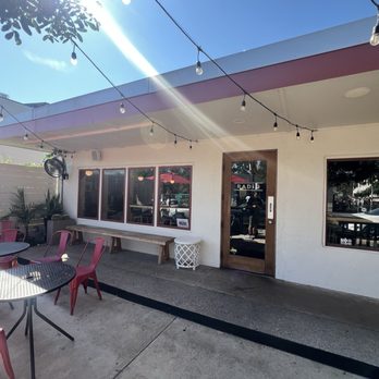 Radio Rosewood - Coffee Roasteries Near Me - Austin, Texas Radio Rosewood - Coffee Roasteries Near Me - Austin, Texas