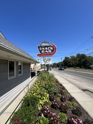 Modern Snack Bar by null