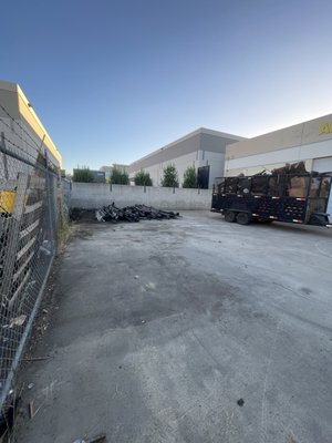 Commercial Hauling & Cleanouts - Our crew is trained to handle any size commercial cleanout or junk hauling. Commercial Hauling & Cleanouts - Our crew is trained to handle any size commercial cleanout or junk hauling.
