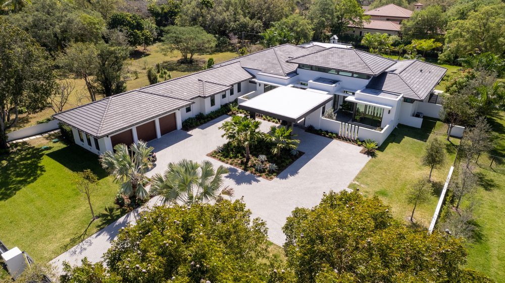 Slide of Istueta Roofing