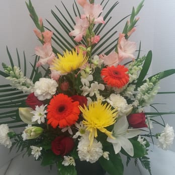 Robinson's Flowers - Florists Near Me - La Puente, California